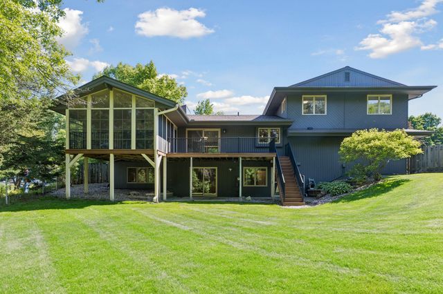 5931 Creek Point, Minnetonka, MN 55345