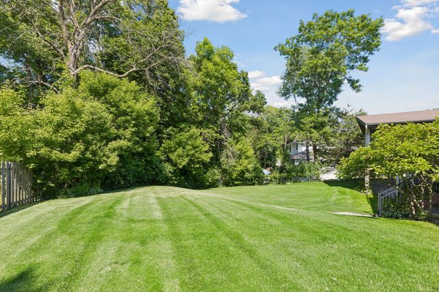 5931 Creek Point, Minnetonka, MN 55345