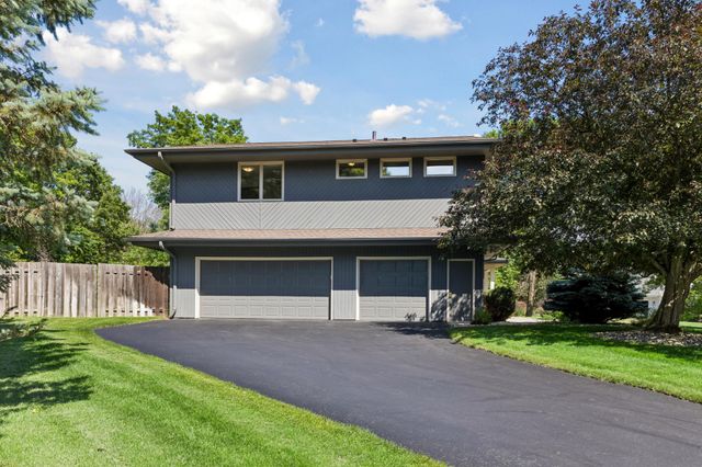 5931 Creek Point, Minnetonka, MN 55345
