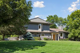5931 Creek Point, Minnetonka, MN 55345