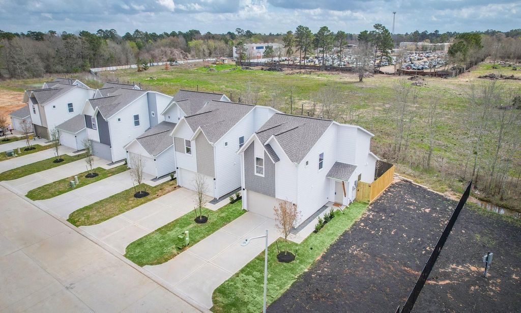 2709 Discovery Trails Court, Conroe, TX 77301