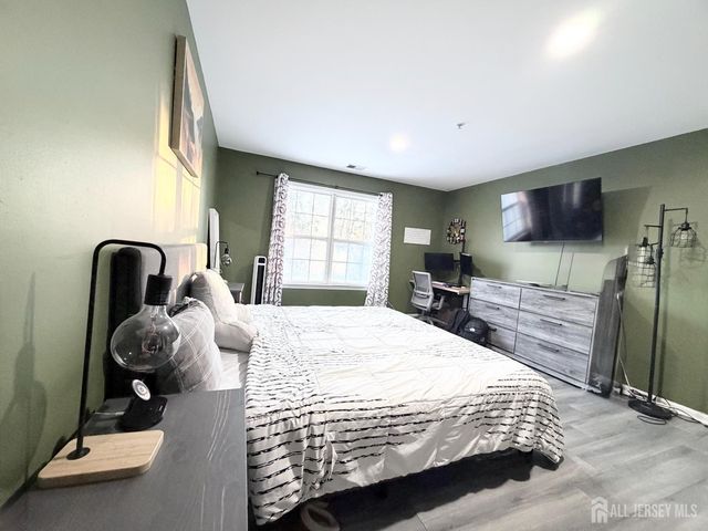 226 Waterford Drive, Edison, NJ 08817