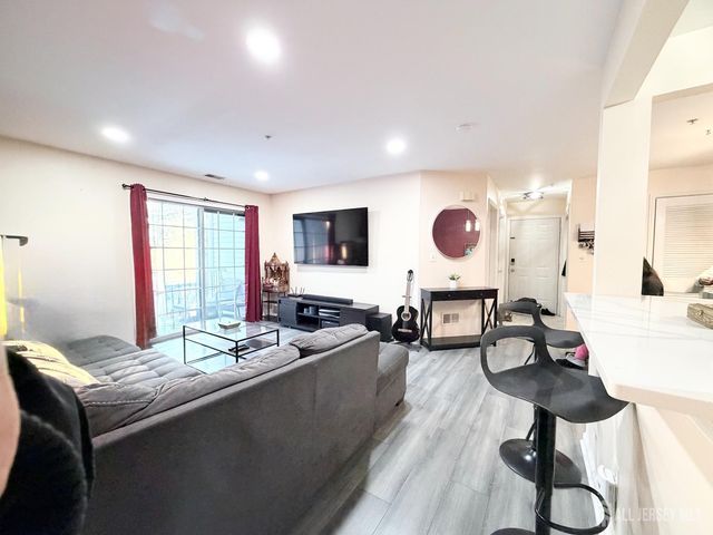 226 Waterford Drive, Edison, NJ 08817