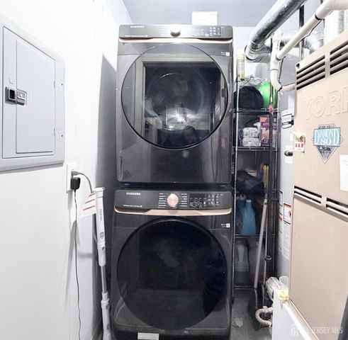 226 Waterford Drive, Edison, NJ 08817