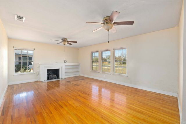 1803 4th St, Brownwood, TX 76801