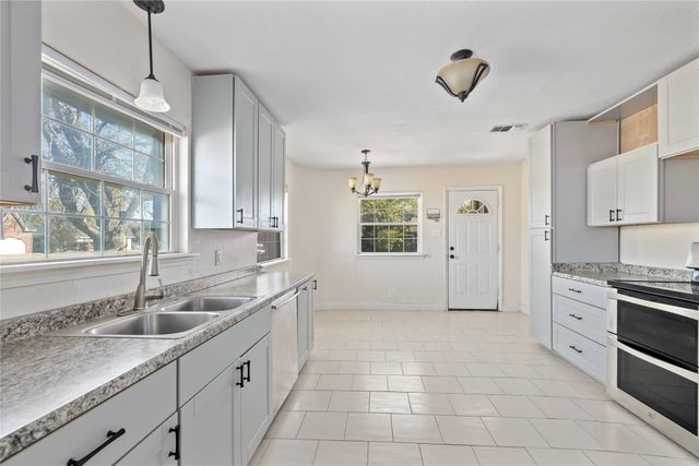 1803 4th St, Brownwood, TX 76801