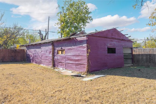 1803 4th St, Brownwood, TX 76801