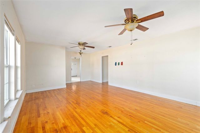 1803 4th St, Brownwood, TX 76801