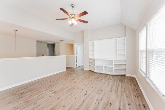 2531 Crystal Shore Drive, Rosharon, TX 77583