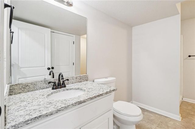 1307 NW Hilltop Lane, Grain Valley, MO 64029