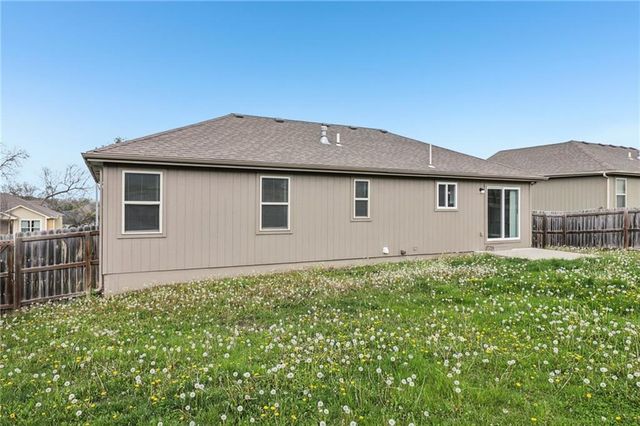 1307 NW Hilltop Lane, Grain Valley, MO 64029