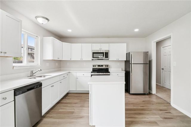 1307 NW Hilltop Lane, Grain Valley, MO 64029