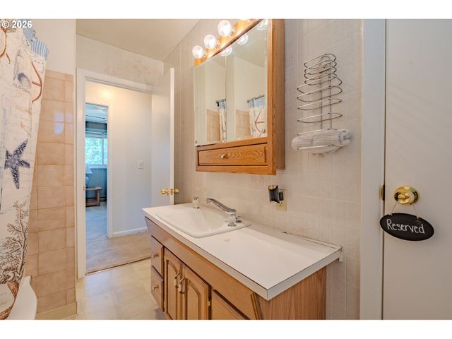 8605 Nw 9TH Ave, Vancouver, WA 98665