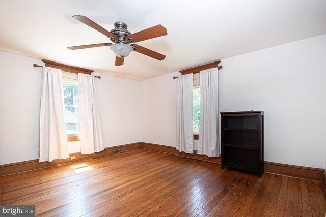 202 SHENANDOAH AVE, Edinburg, VA 22824