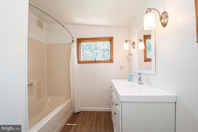 202 SHENANDOAH AVE, Edinburg, VA 22824