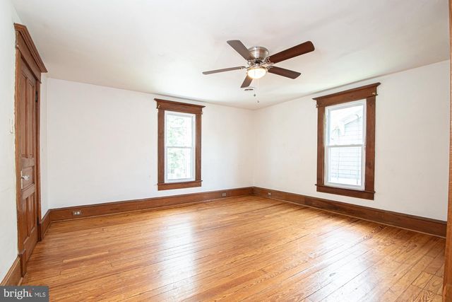 202 SHENANDOAH AVE, Edinburg, VA 22824