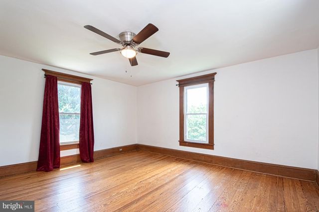 202 SHENANDOAH AVE, Edinburg, VA 22824