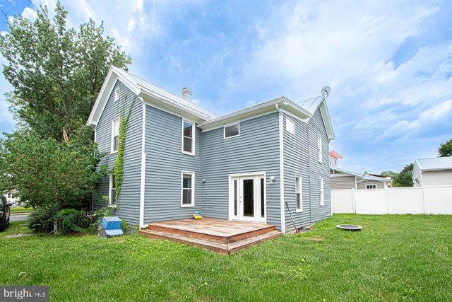 202 SHENANDOAH AVE, Edinburg, VA 22824