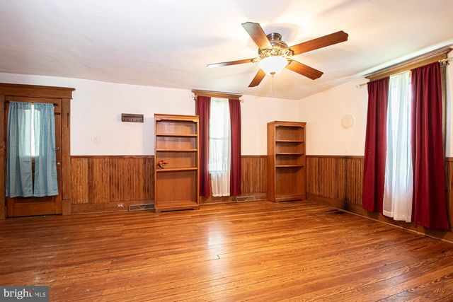 202 SHENANDOAH AVE, Edinburg, VA 22824