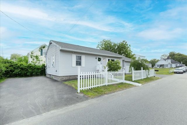 5 Meriline Ave, Methuen, MA 01844