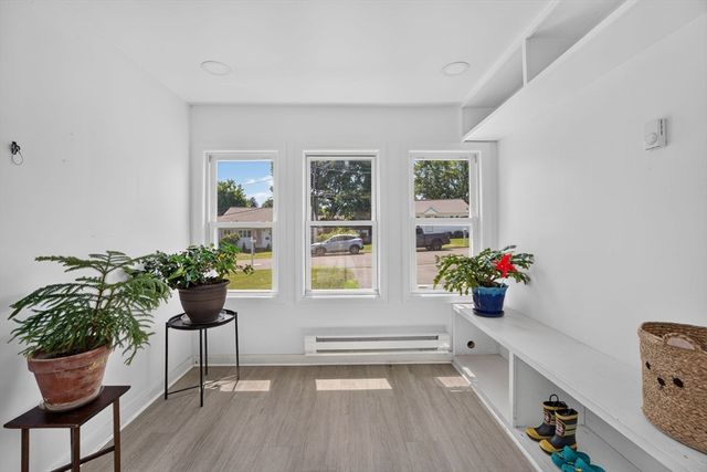 17 Rockwood Ln, Lawrence, MA 01843