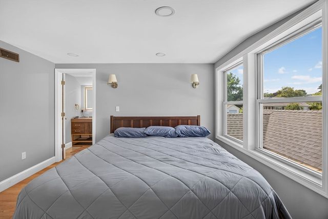 17 Rockwood Ln, Lawrence, MA 01843