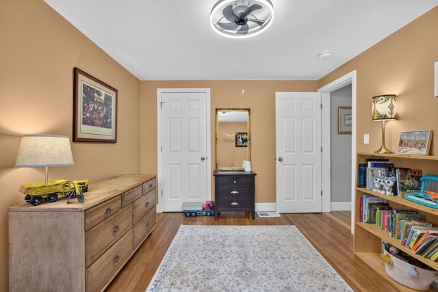 17 Rockwood Ln, Lawrence, MA 01843