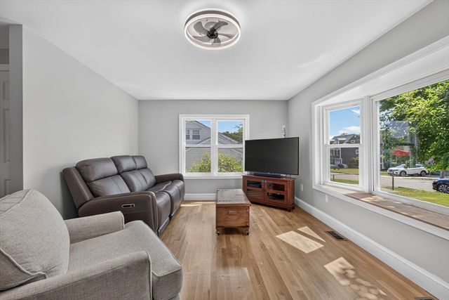 17 Rockwood Ln, Lawrence, MA 01843