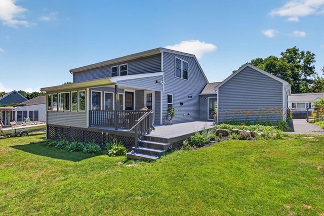 17 Rockwood Ln, Lawrence, MA 01843