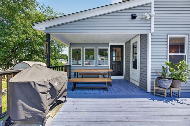 17 Rockwood Ln, Lawrence, MA 01843