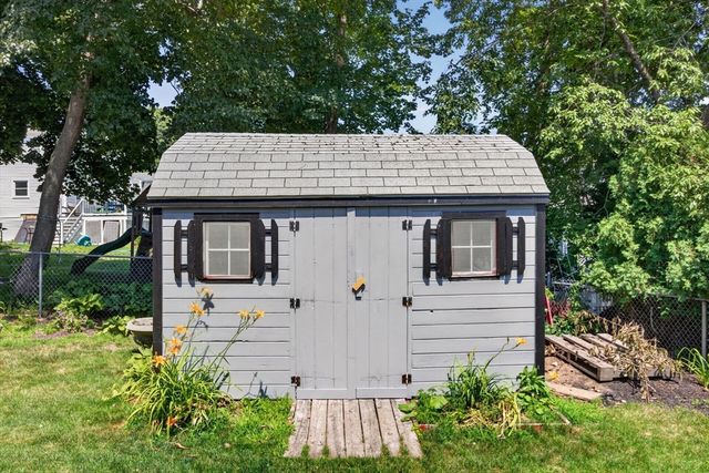 17 Rockwood Ln, Lawrence, MA 01843
