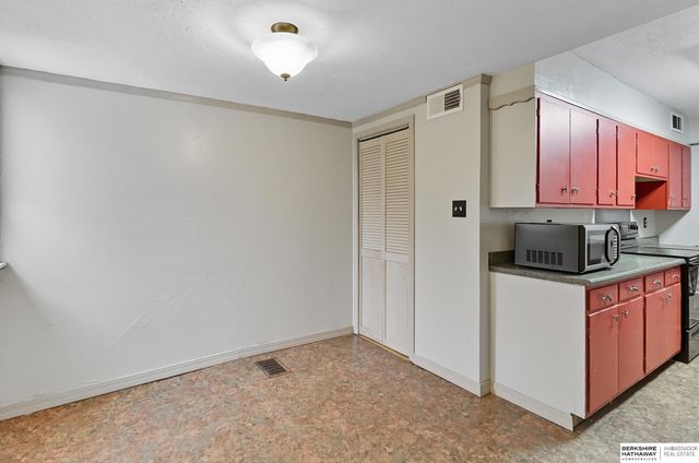 2232 Wilson Drive, Bellevue, NE 68005