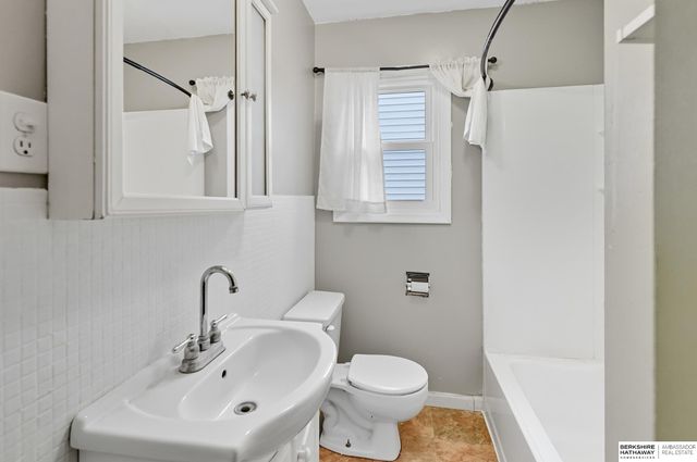 2232 Wilson Drive, Bellevue, NE 68005