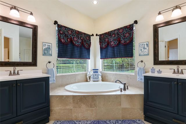 101 Western SPUR, Horseshoe Bay, TX 78657