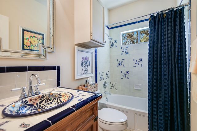 101 Western SPUR, Horseshoe Bay, TX 78657