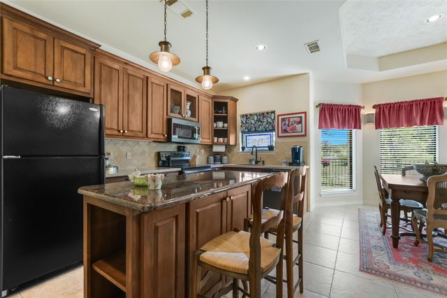 101 Western SPUR, Horseshoe Bay, TX 78657