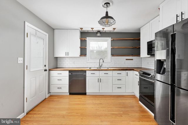 206 ALEXANDRIA ST, Fredericksburg, VA 22408