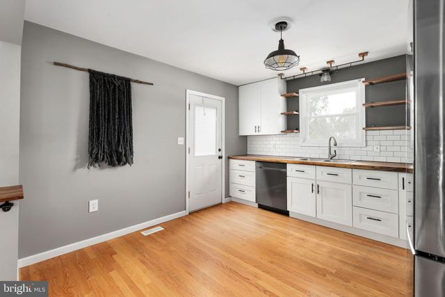 206 ALEXANDRIA ST, Fredericksburg, VA 22408