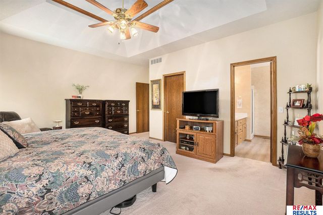 6215 N 153 Street, Omaha, NE 68116