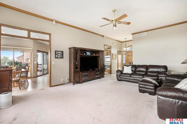 6215 N 153 Street, Omaha, NE 68116