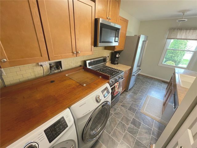 1 Swan Trail, Perinton, NY 14450