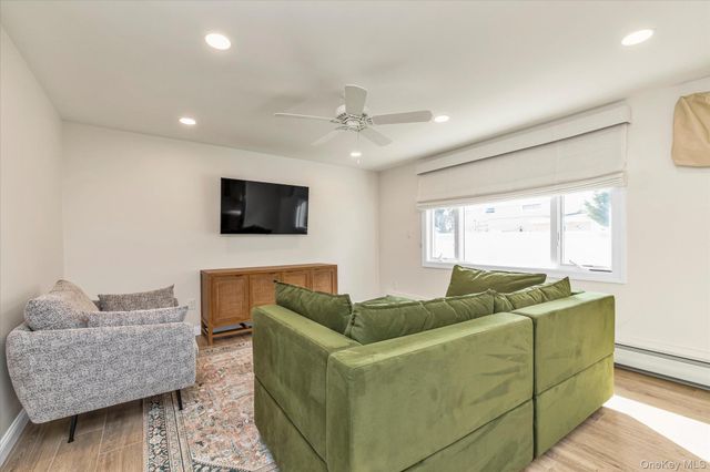 6 Birch Lane, Massapequa Park, NY 11762