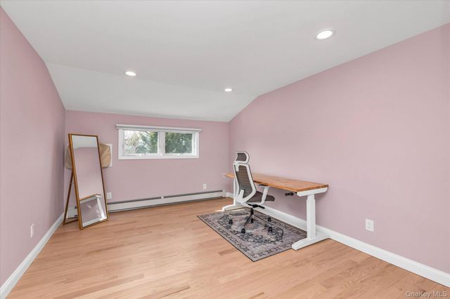 6 Birch Lane, Massapequa Park, NY 11762