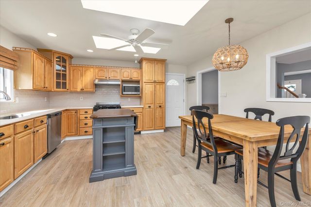 6 Birch Lane, Massapequa Park, NY 11762