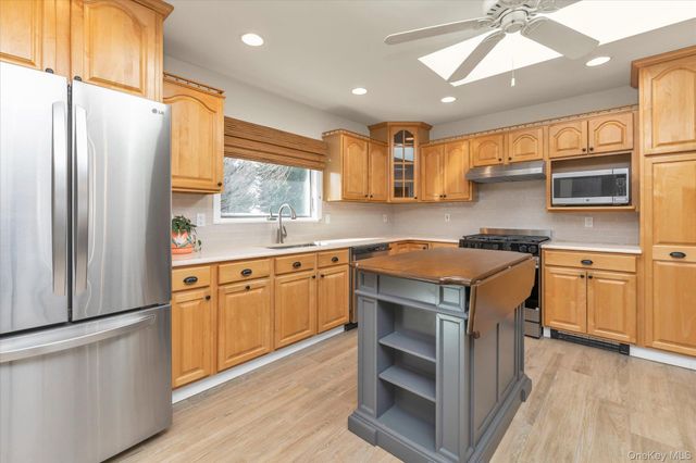 6 Birch Lane, Massapequa Park, NY 11762