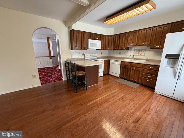 20 INDEPENDENCE PL, Newtown, PA 18940