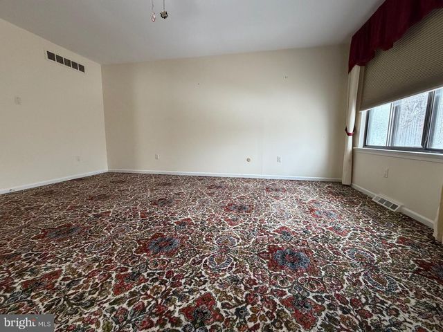 20 INDEPENDENCE PL, Newtown, PA 18940