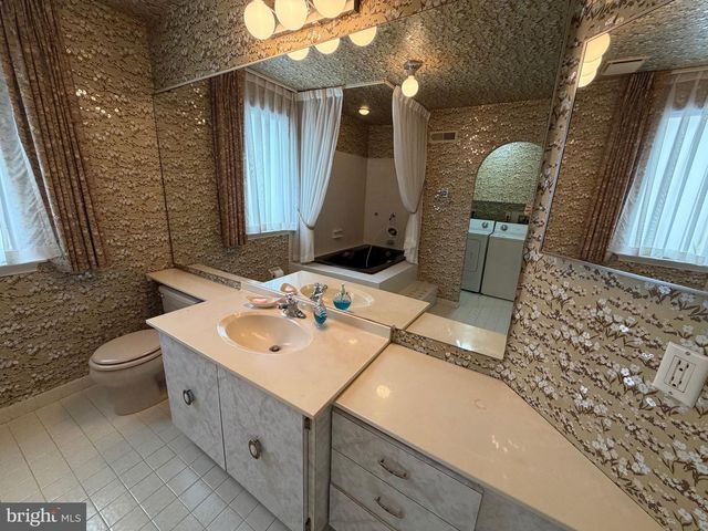 20 INDEPENDENCE PL, Newtown, PA 18940