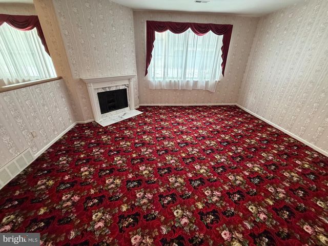 20 INDEPENDENCE PL, Newtown, PA 18940