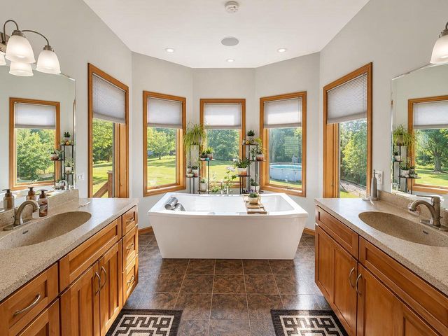 1825 Bringold Drive, Verona, WI 53593